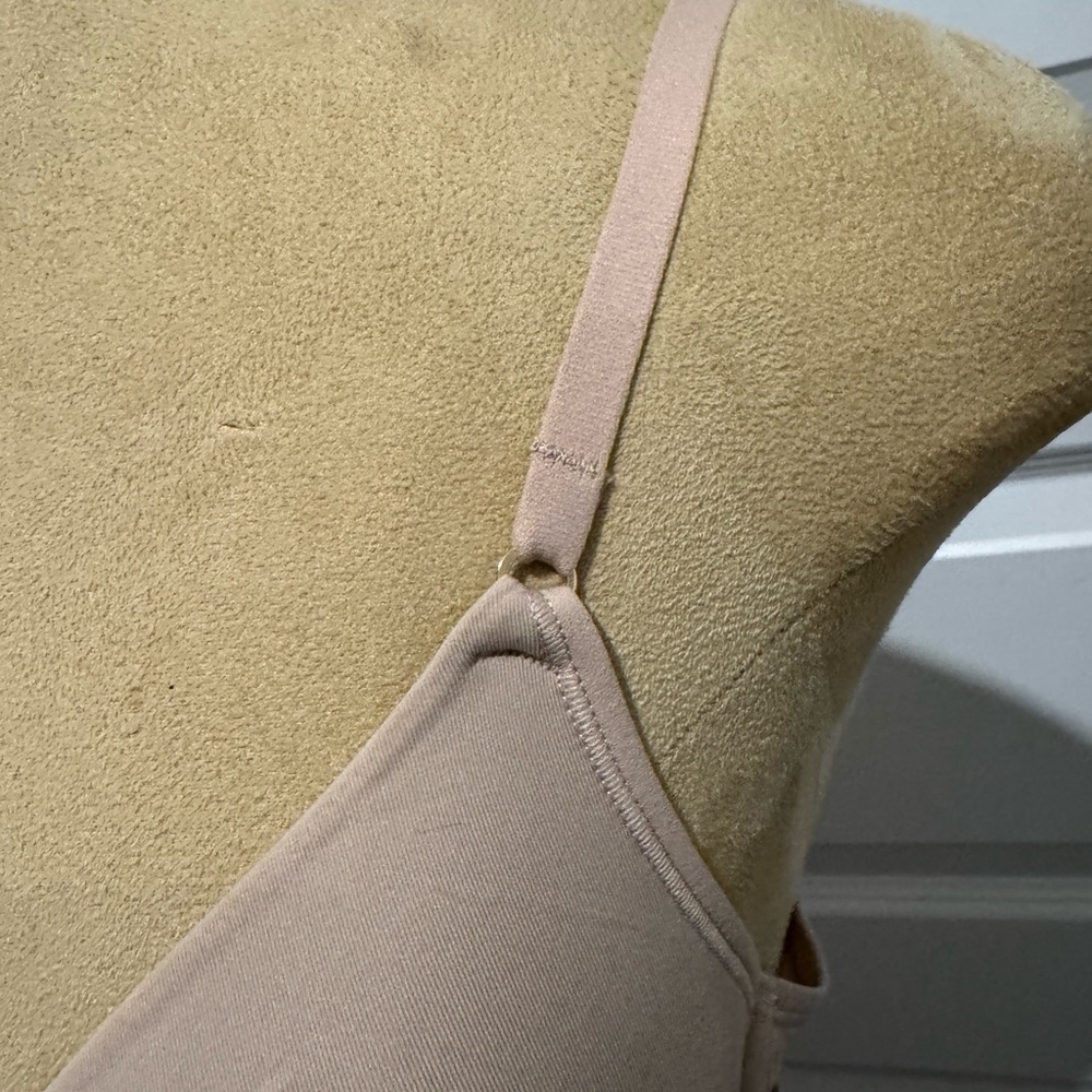 Natori Beige Lace Trim Bra - Picture 5 of 8